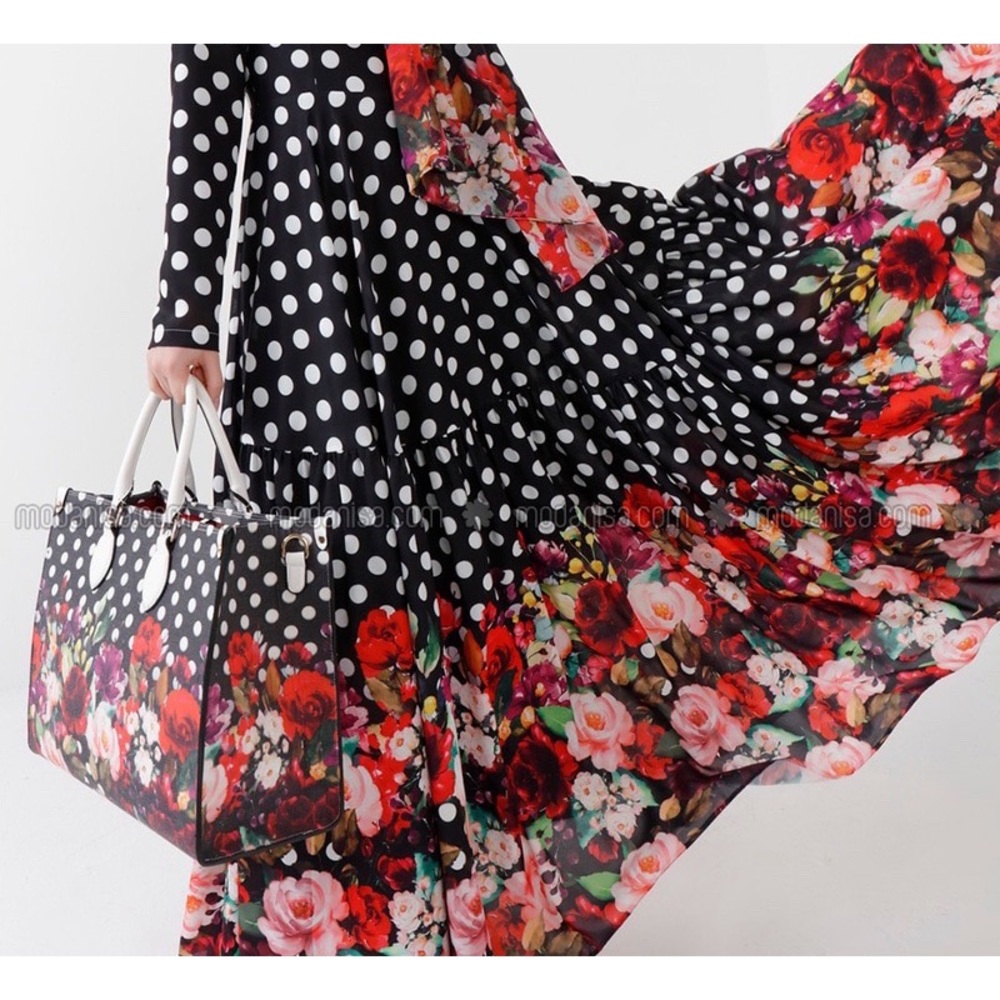 Polka dots and roses